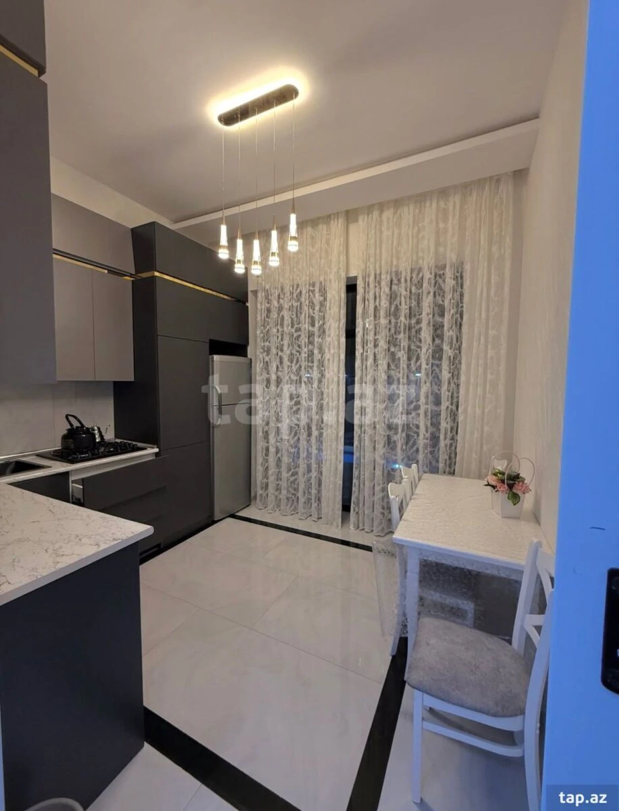 Kirayə verilir 5 otaqlı yeni tikili 100 m²