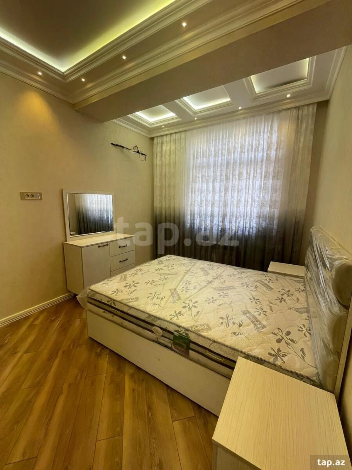 Kirayə verilir 4 otaqlı yeni tikili 124 m²