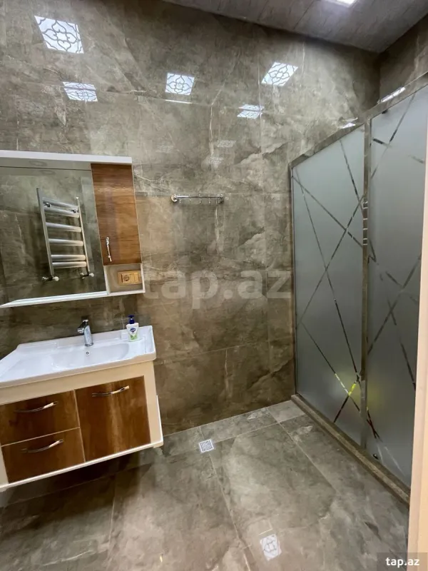 Kirayə verilir 4 otaqlı yeni tikili 124 m²