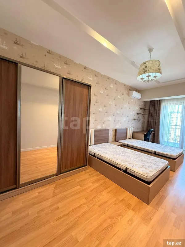 Kirayə verilir 3 otaqlı yeni tikili 155 m²