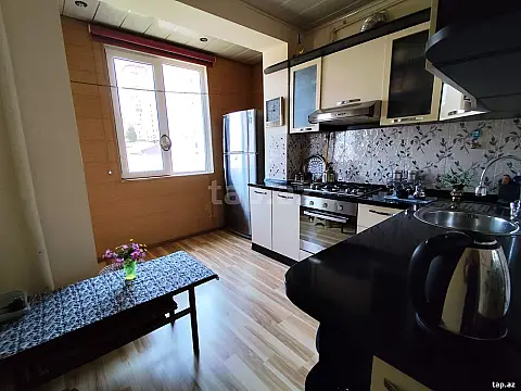 Kirayə verilir 2 otaqlı mənzil 70 m²