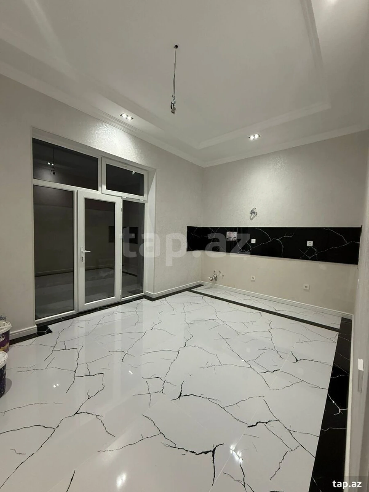 Satılır 6 otaqlı həyət evi