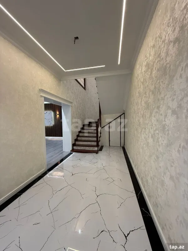 Satılır 6 otaqlı həyət evi