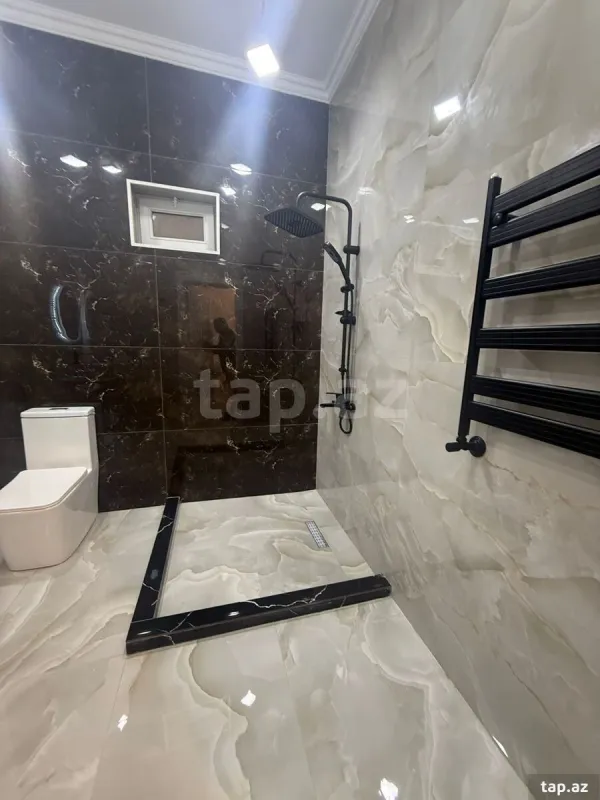 Satılır 6 otaqlı həyət evi