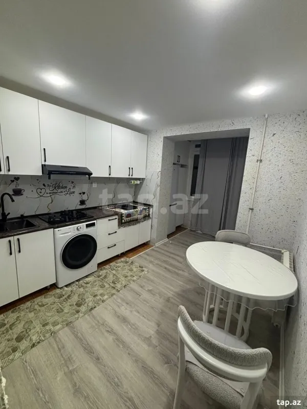 Satılır 5 otaqlı mənzil 120 m²