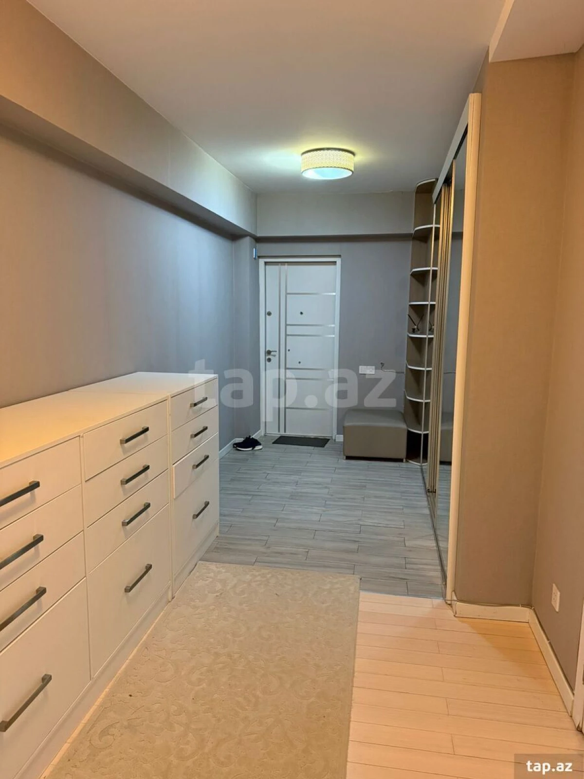 Kirayə verilir 3 otaqlı yeni tikili 125 m²