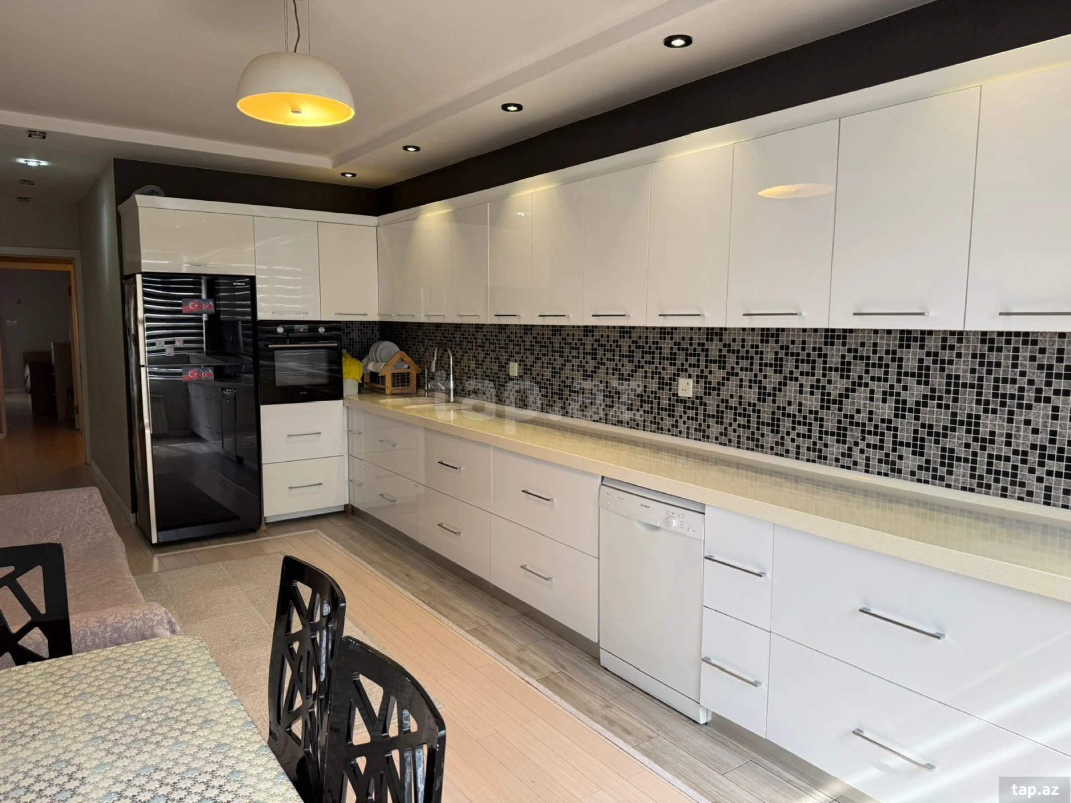 Kirayə verilir 3 otaqlı yeni tikili 125 m²