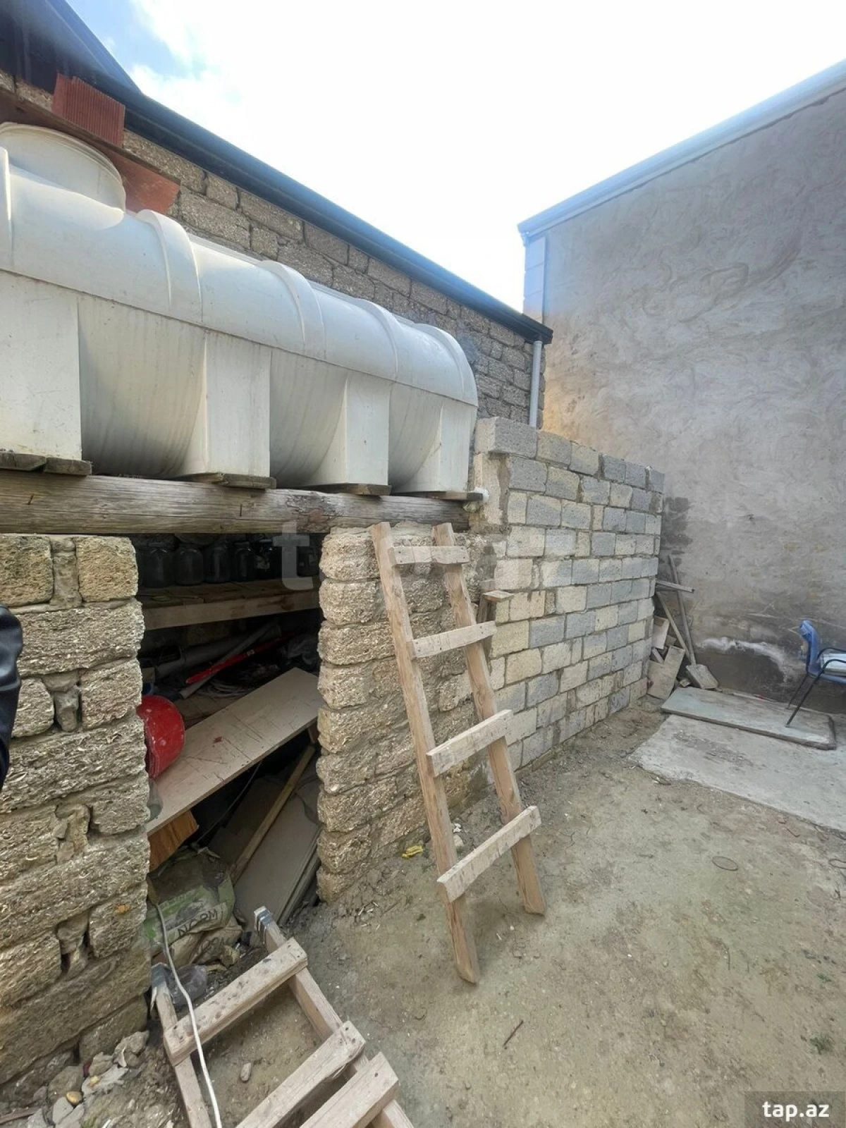 Satılır 2 otaqlı həyət evi