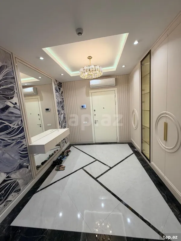 Kirayə verilir 4 otaqlı yeni tikili 250 m²