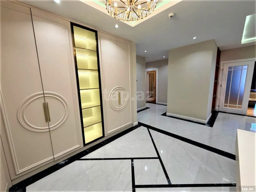 Kirayə verilir 4 otaqlı yeni tikili 250 m²