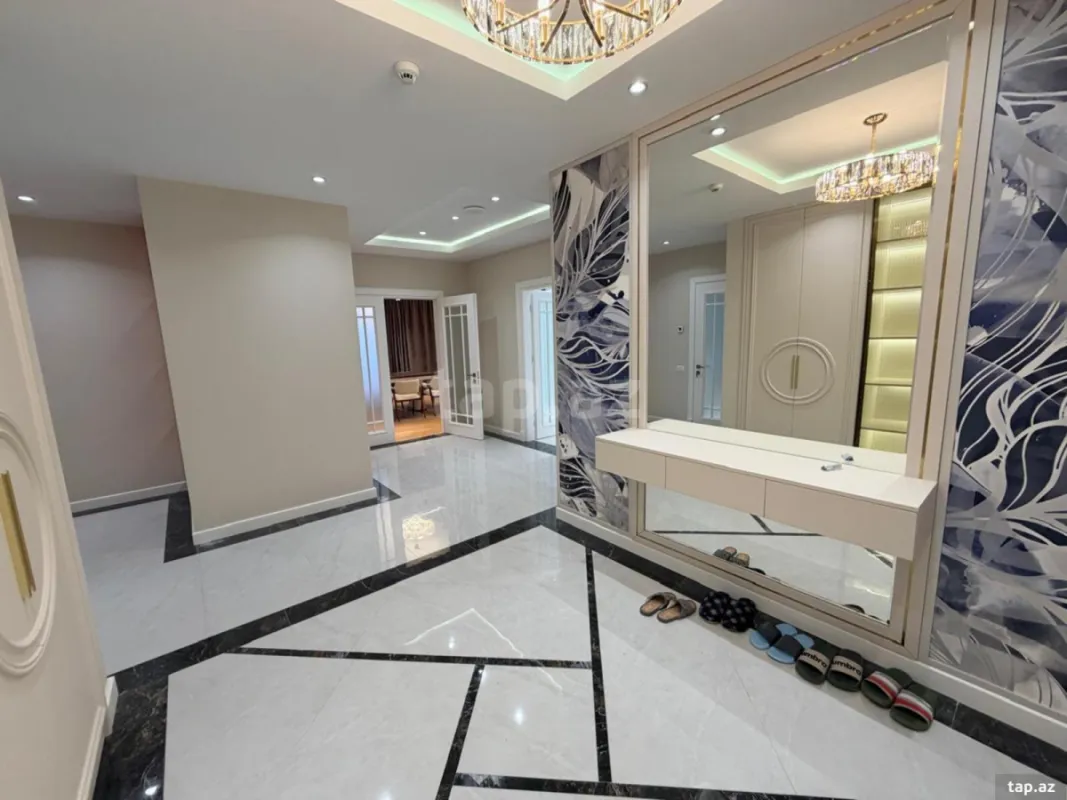 Kirayə verilir 4 otaqlı yeni tikili 250 m²