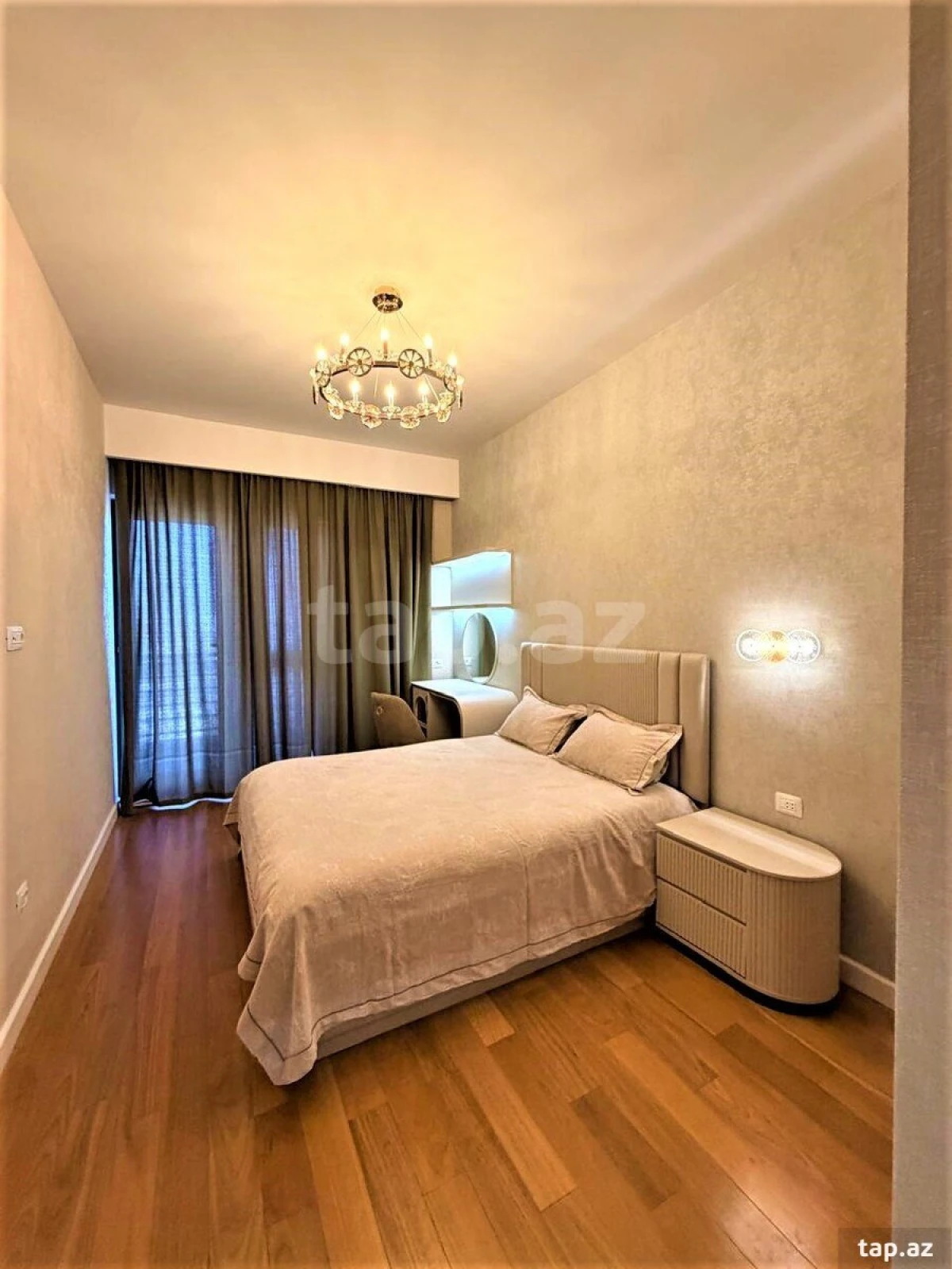 Kirayə verilir 4 otaqlı yeni tikili 250 m²