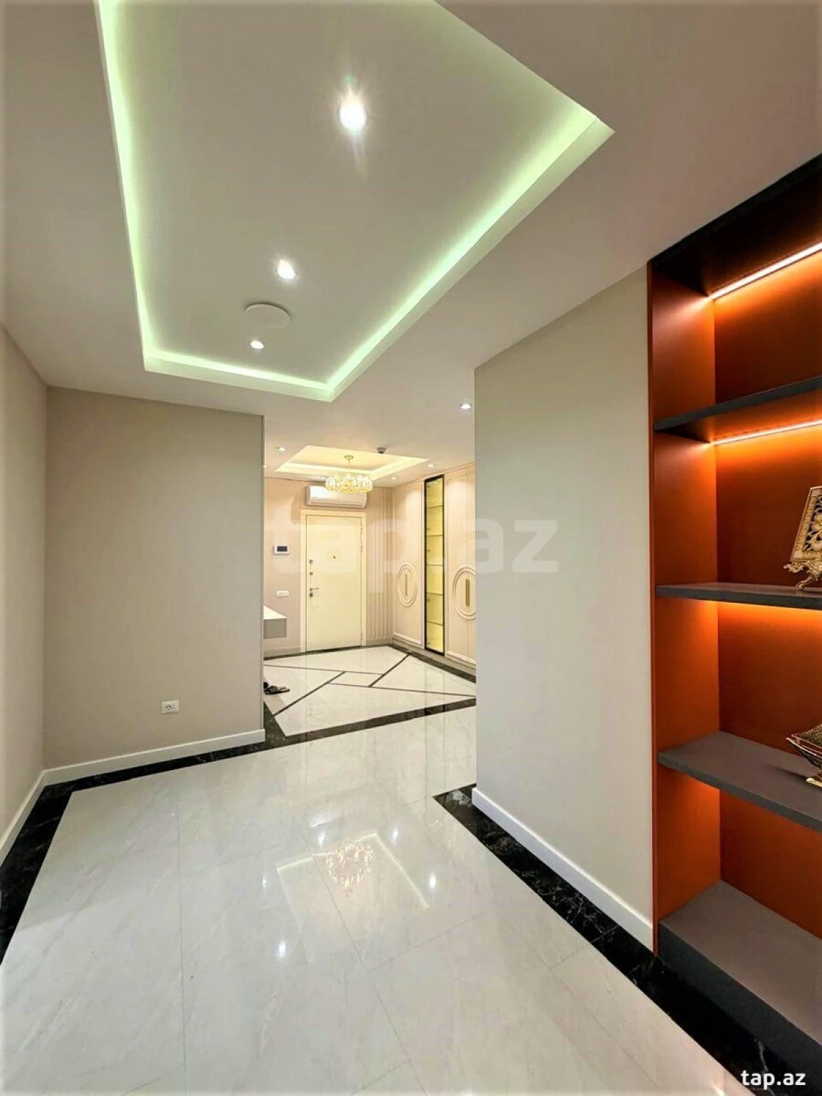 Kirayə verilir 4 otaqlı yeni tikili 250 m²