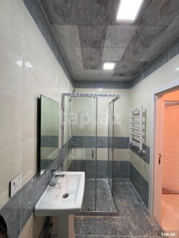 Kirayə verilir 2 otaqlı yeni tikili 65 m²