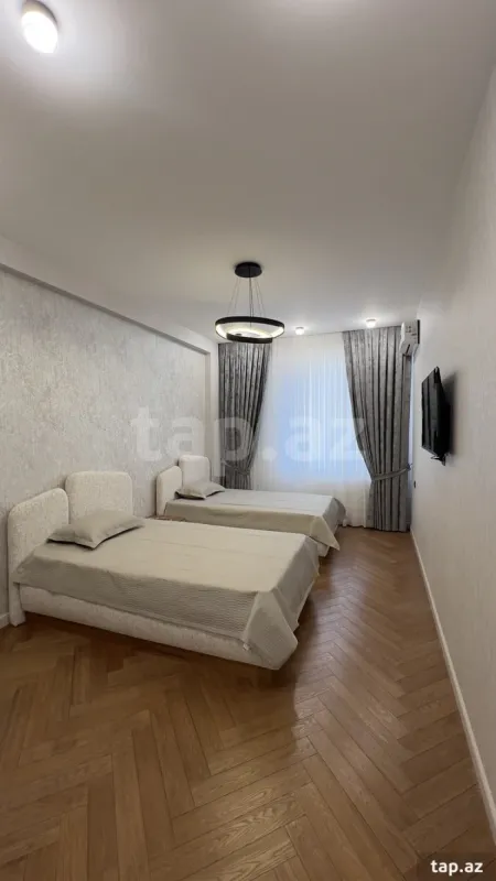 Satılır 3 otaqlı yeni tikili 120 m²