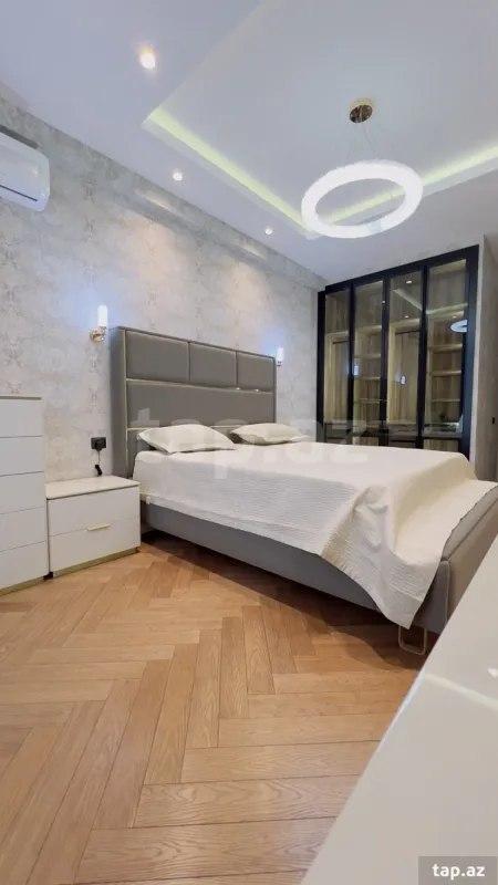 Satılır 3 otaqlı yeni tikili 120 m²