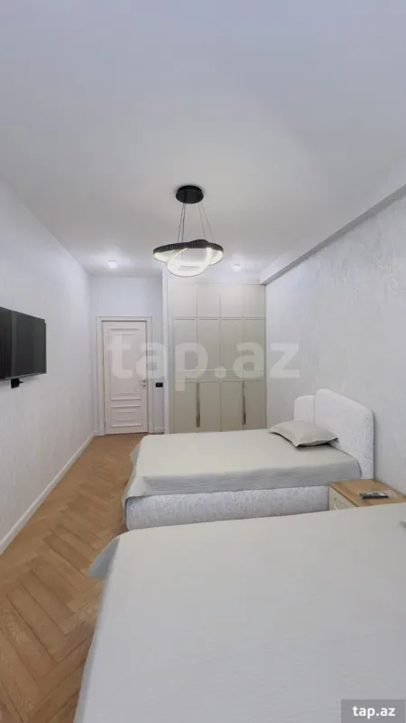 Satılır 3 otaqlı yeni tikili 120 m²