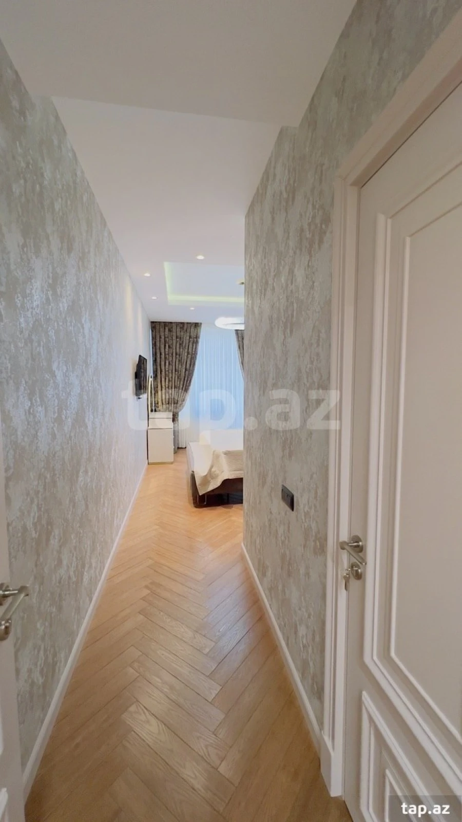 Satılır 3 otaqlı yeni tikili 120 m²