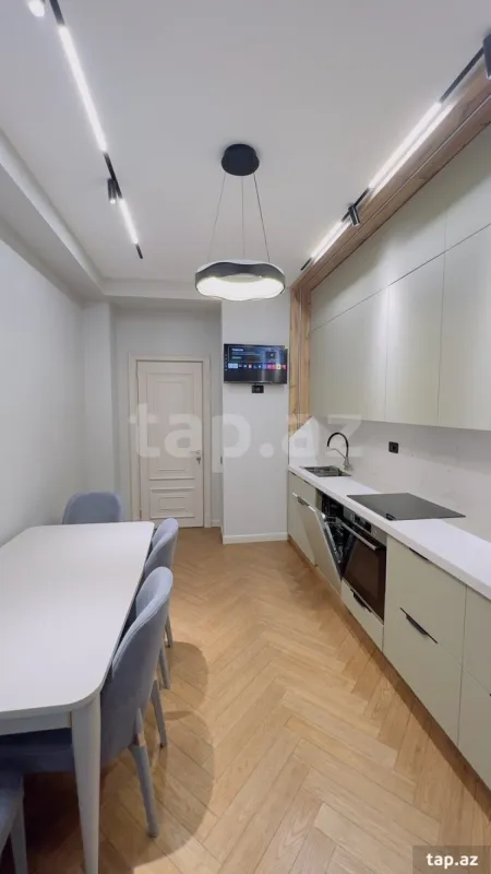 Satılır 3 otaqlı yeni tikili 120 m²