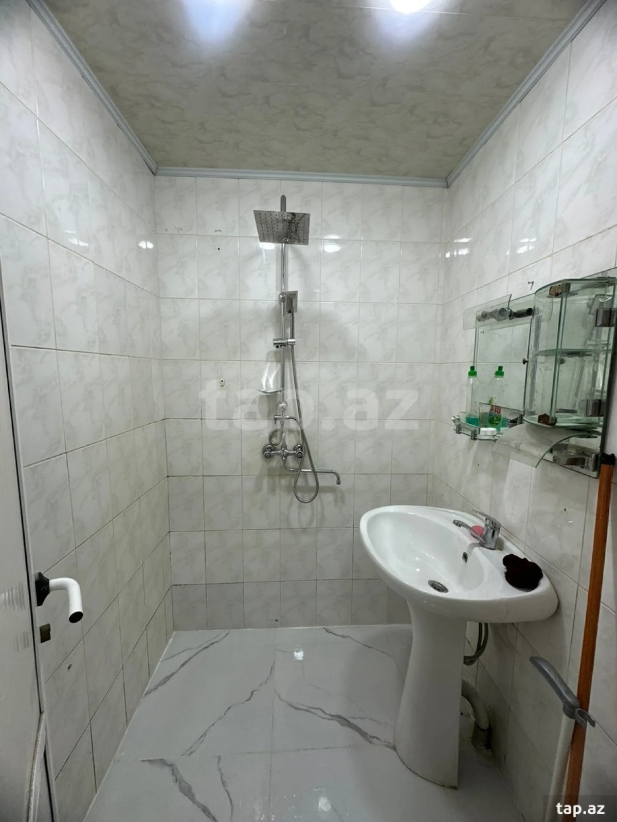 Kirayə verilir 4 otaqlı mənzil 65 m²
