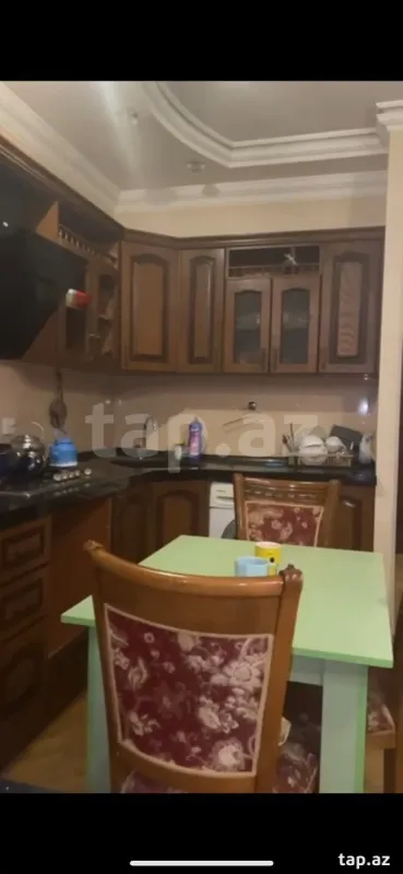 Kirayə verilir 3 otaqlı yeni tikili 130 m²