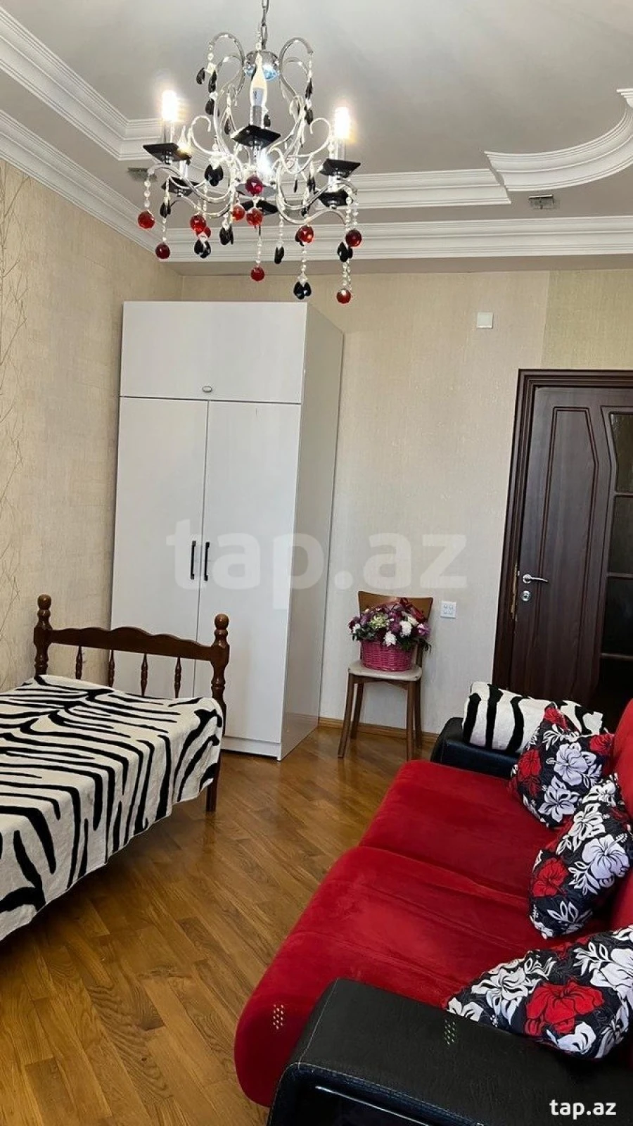 Kirayə verilir 3 otaqlı yeni tikili 130 m²