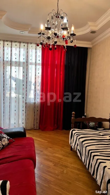 Kirayə verilir 3 otaqlı yeni tikili 130 m²