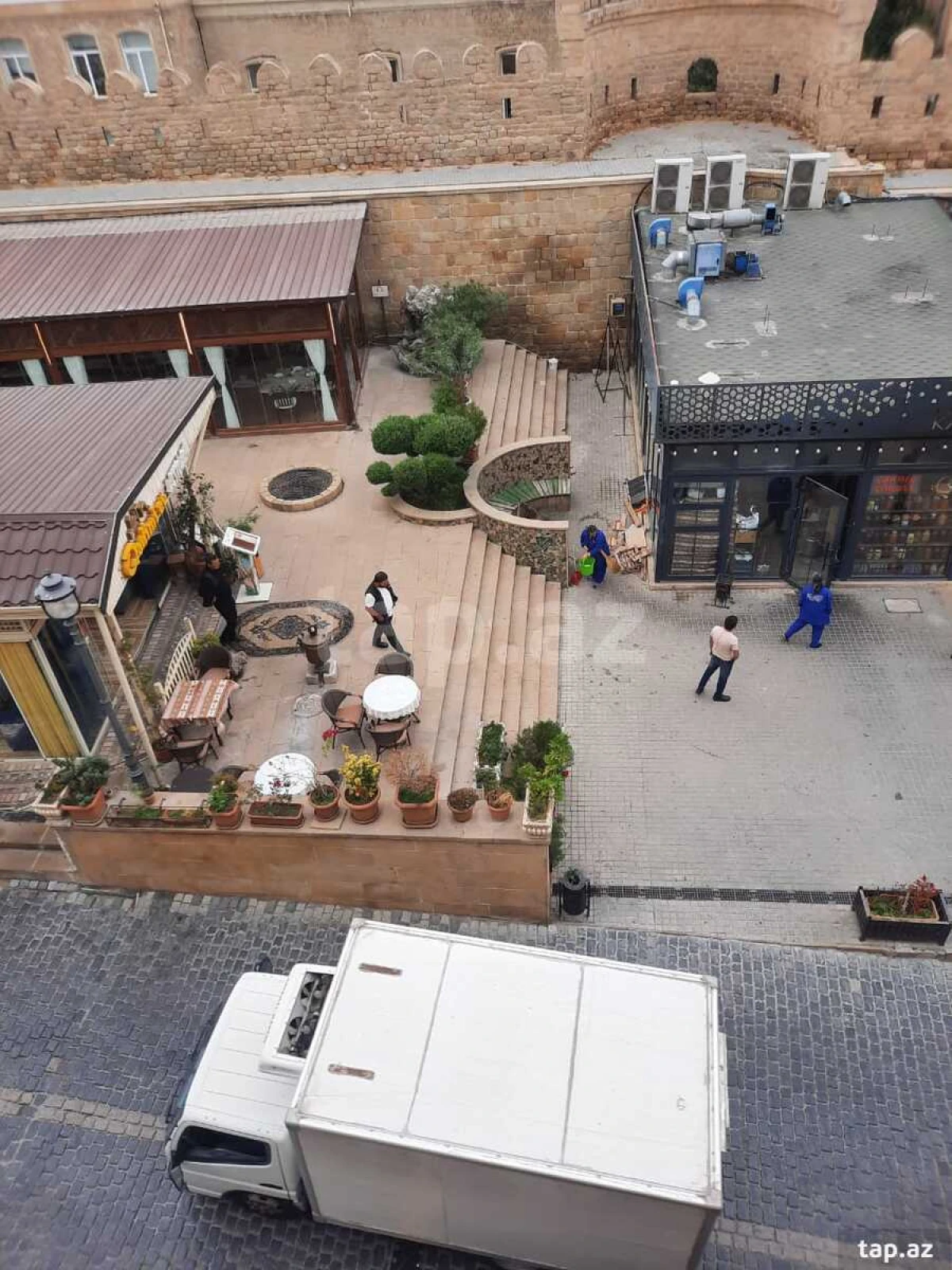 Kirayə verilir 3 otaqlı mənzil 155 m²