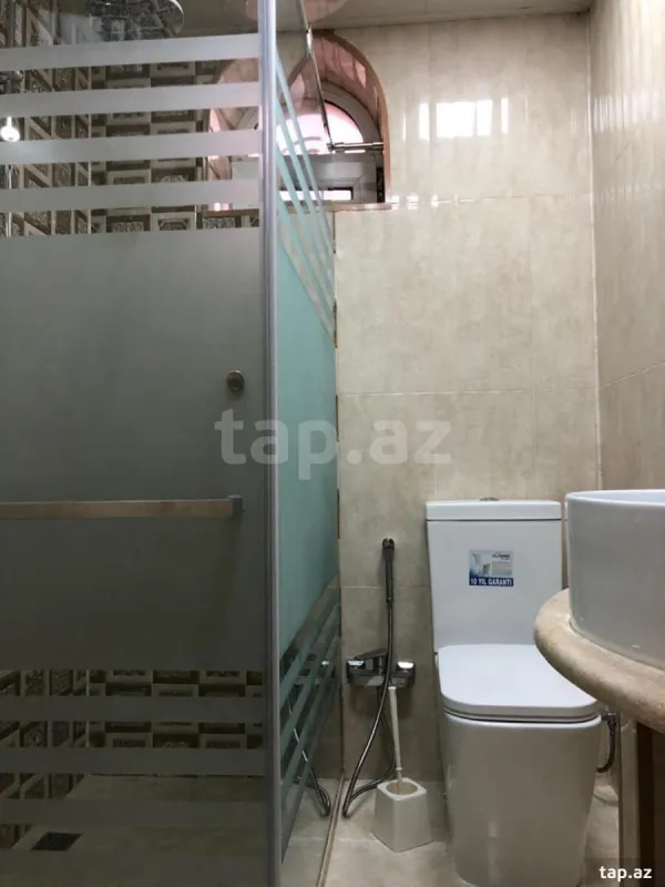 Kirayə verilir 3 otaqlı mənzil 155 m²