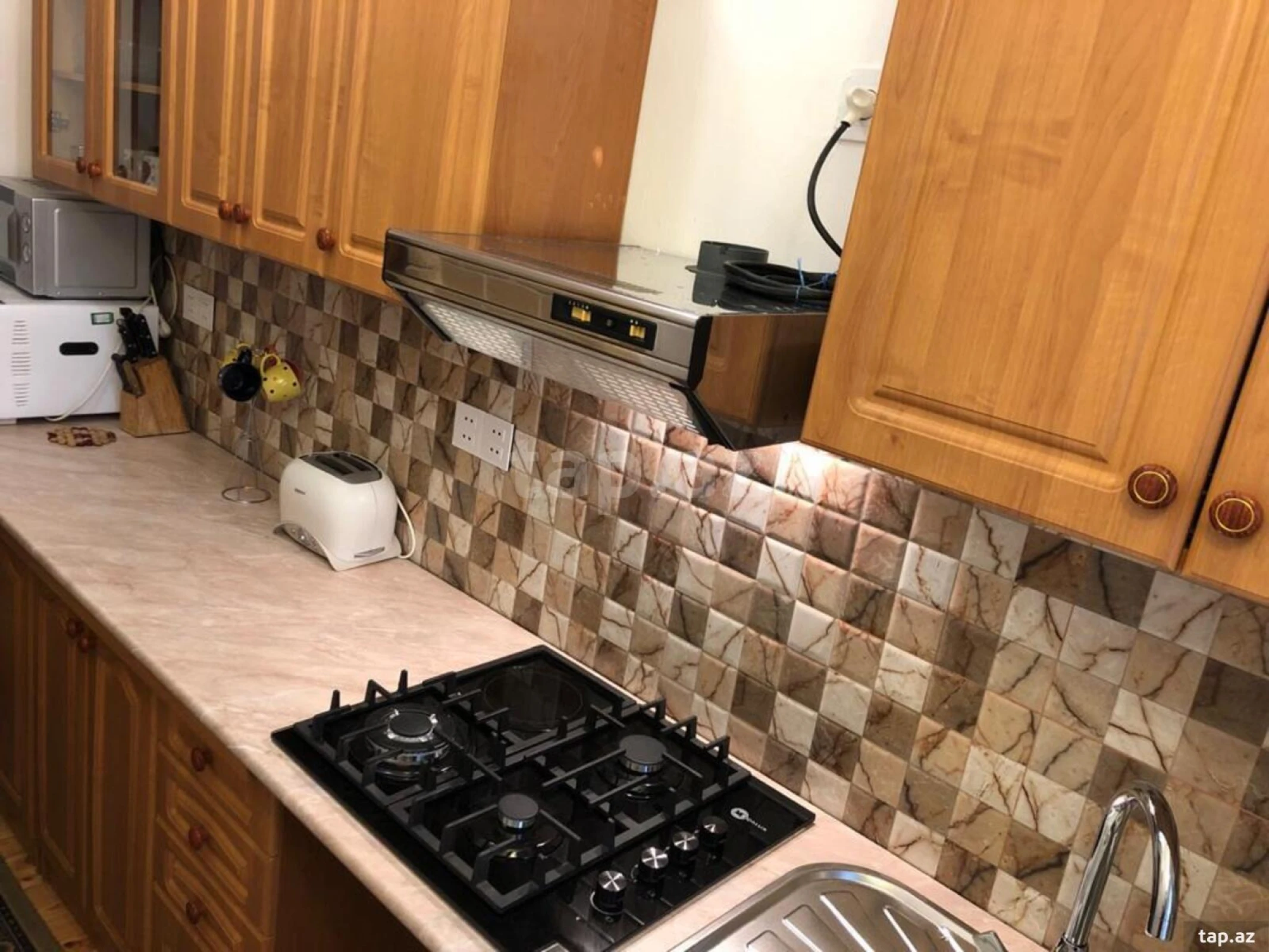 Kirayə verilir 3 otaqlı mənzil 155 m²