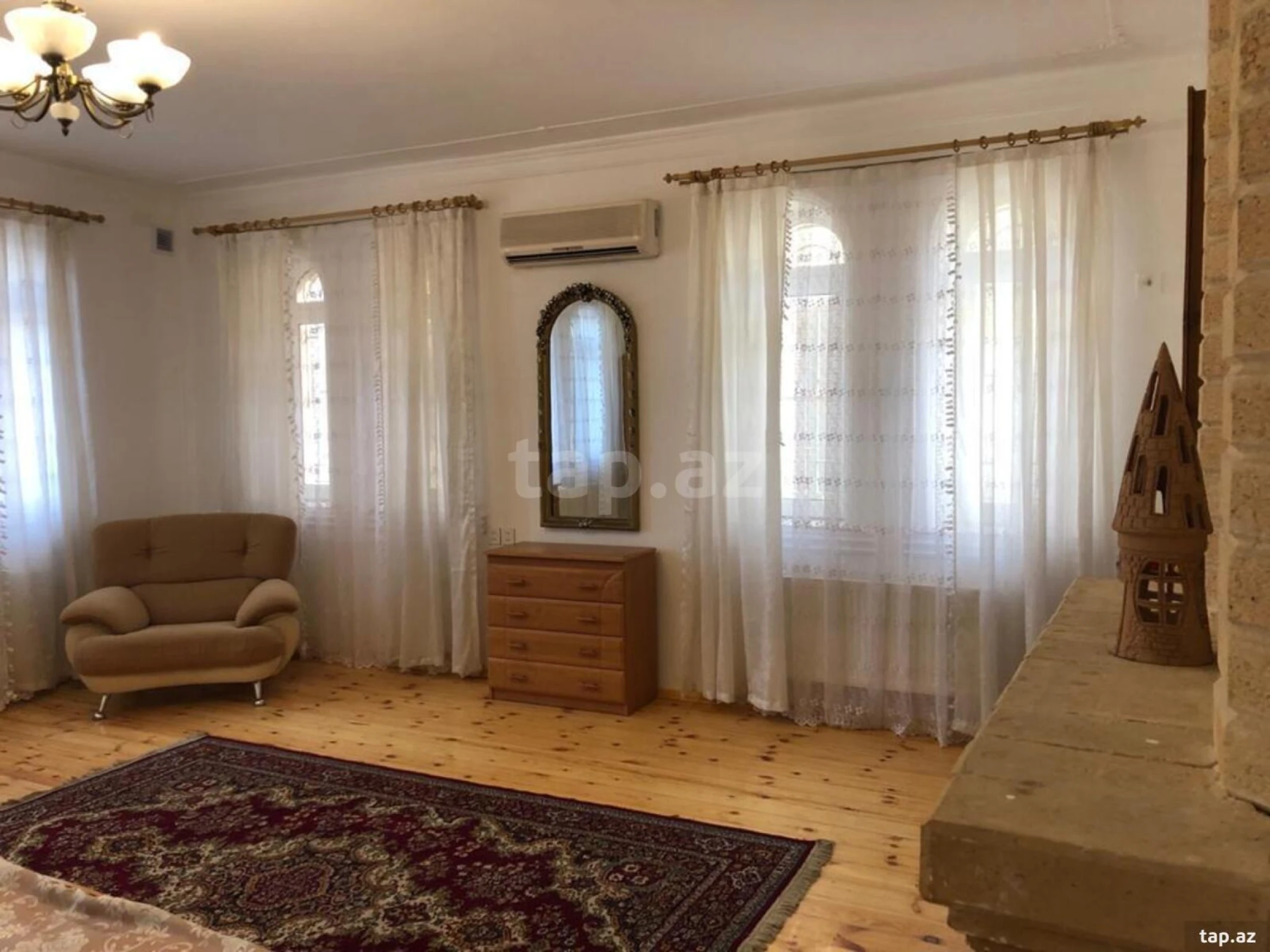 Kirayə verilir 3 otaqlı mənzil 155 m²