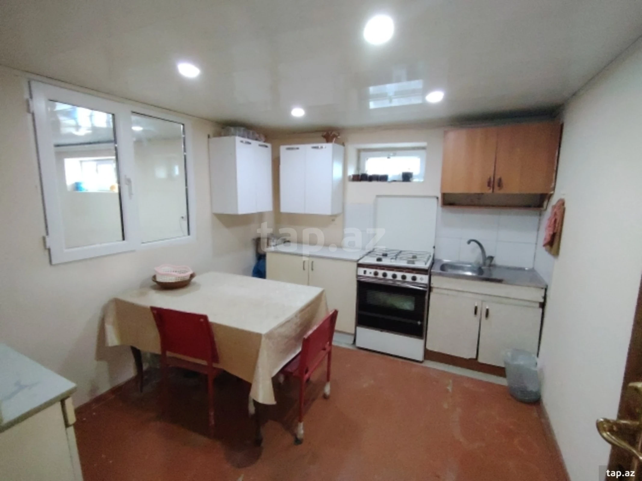 Satılır 5 otaqlı həyət evi