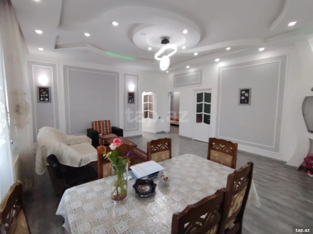 Satılır 5 otaqlı həyət evi