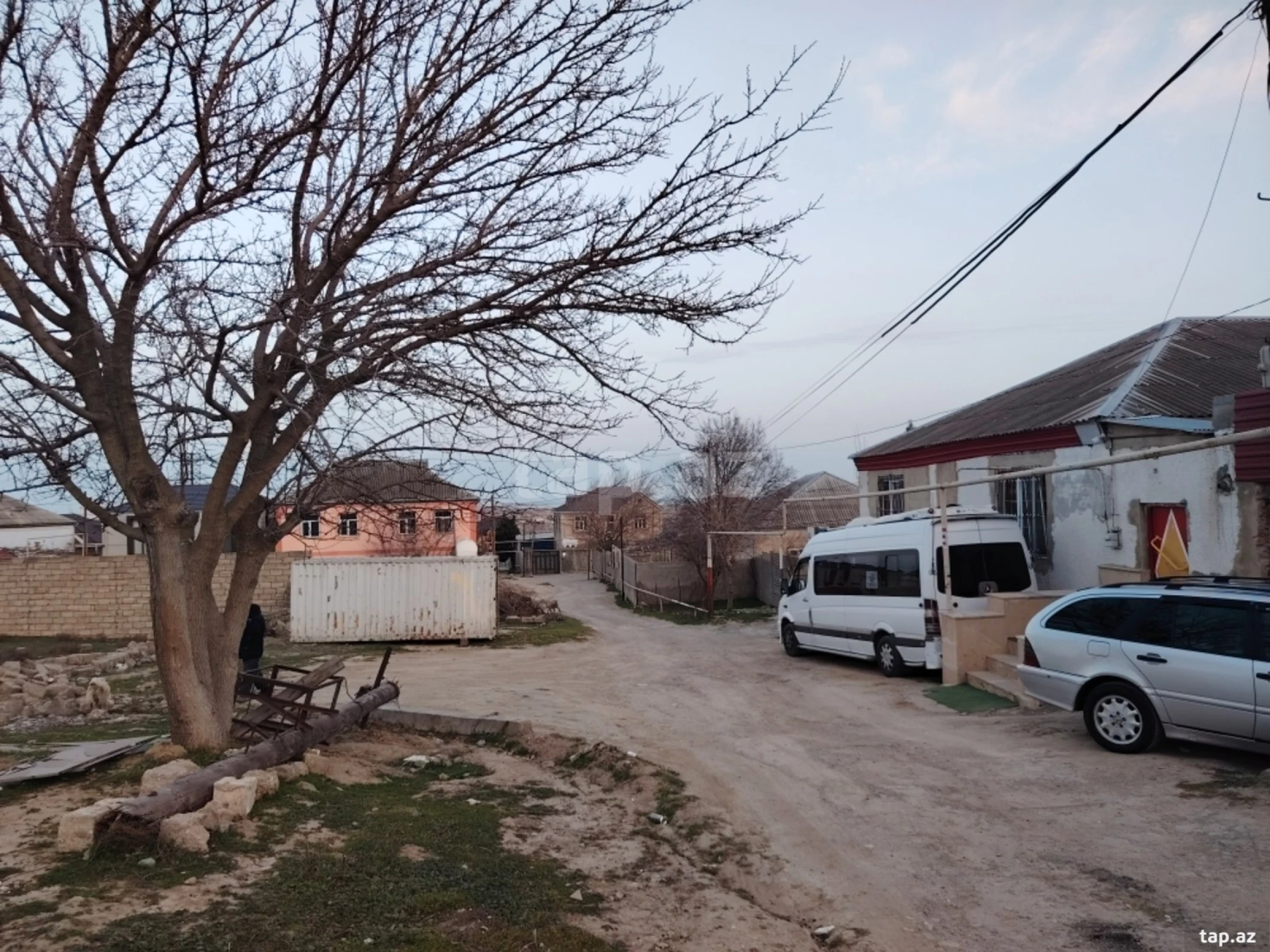 Satılır 5 otaqlı həyət evi