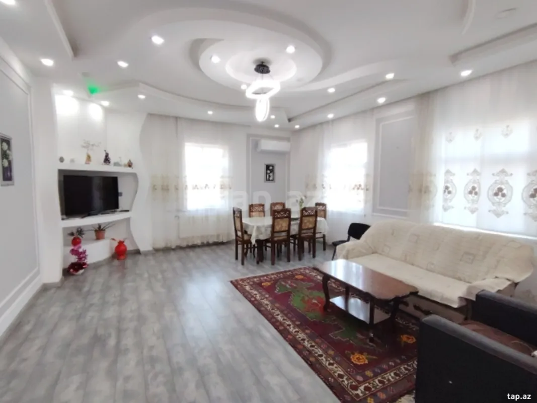 Satılır 5 otaqlı həyət evi