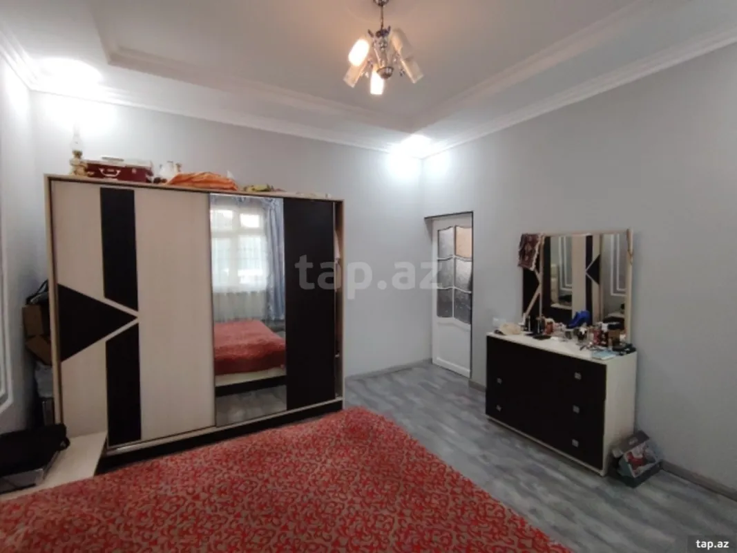 Satılır 5 otaqlı həyət evi