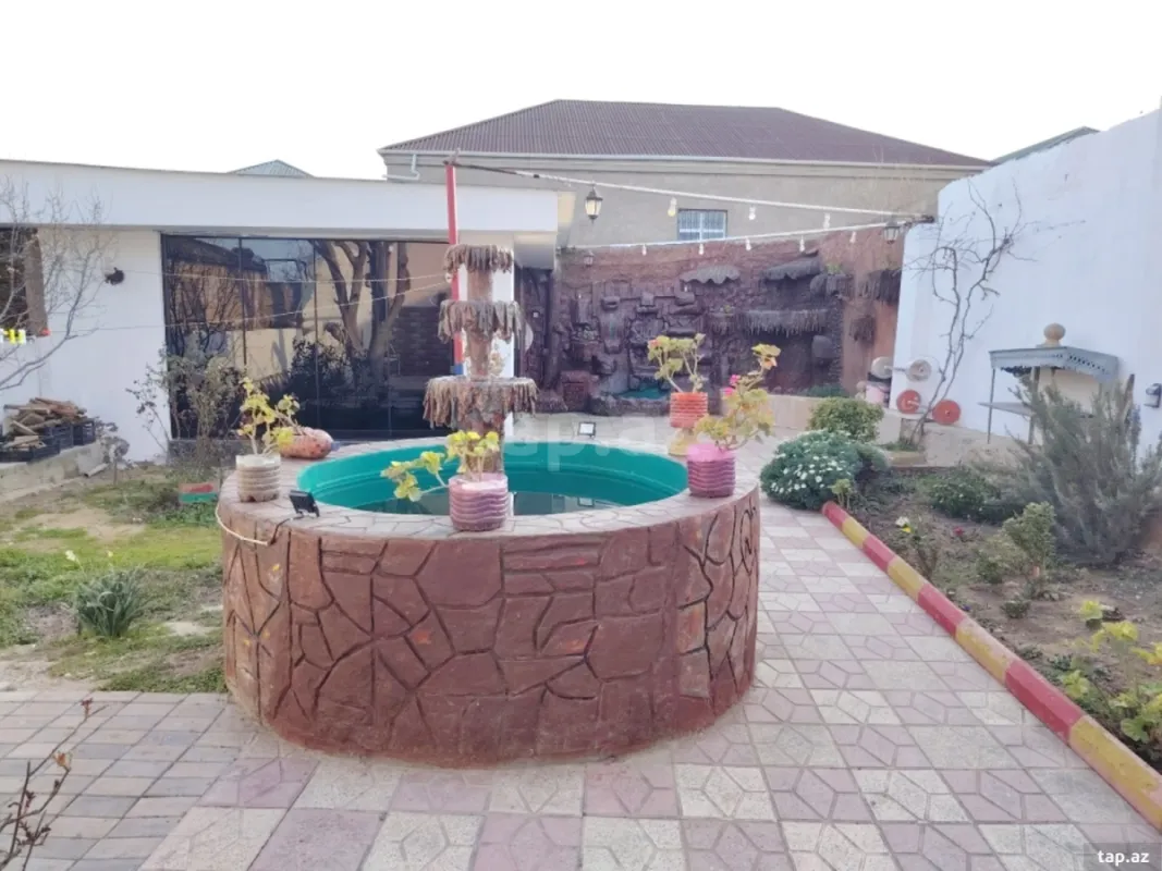 Satılır 5 otaqlı həyət evi