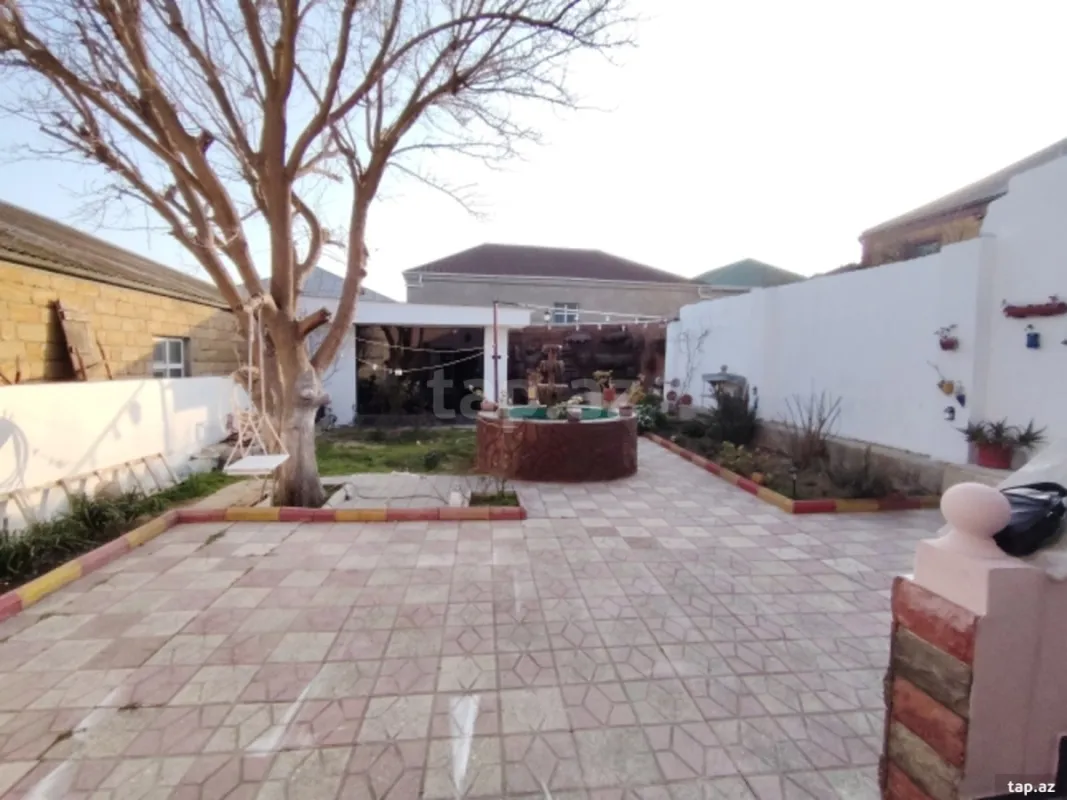 Satılır 5 otaqlı həyət evi