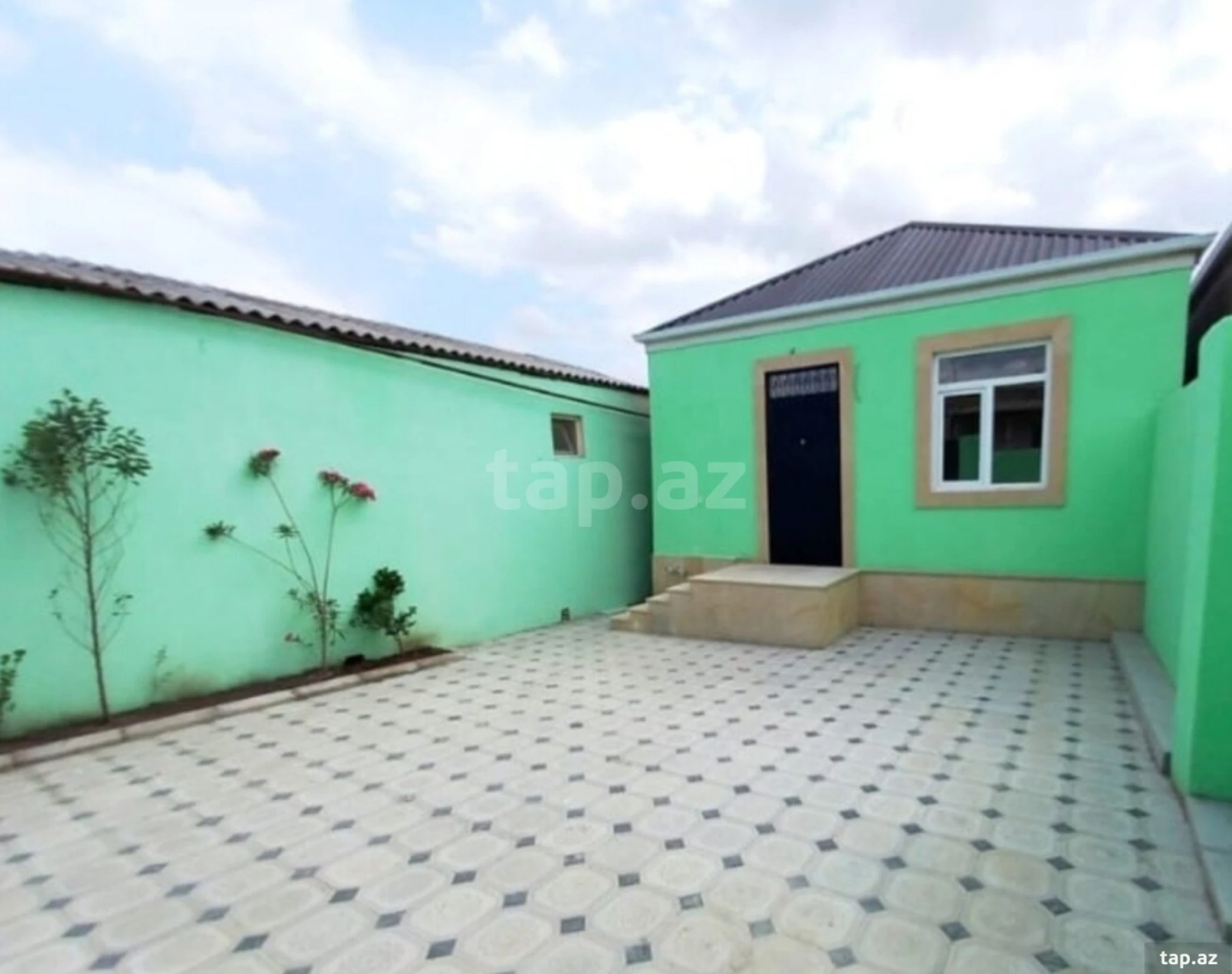 Satılır 3 otaqlı həyət evi