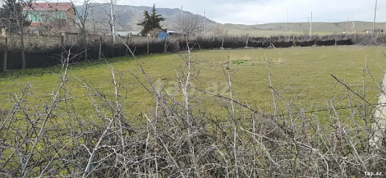 Satılır torpaq sahəsi — Şəki