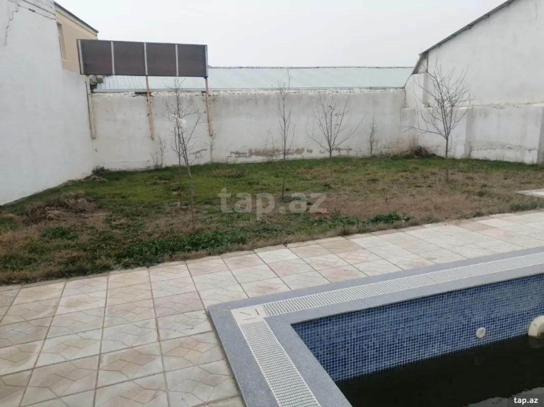 Satılır 5 otaqlı həyət evi