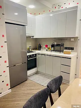 Kirayə verilir 3 otaqlı yeni tikili 120 m²