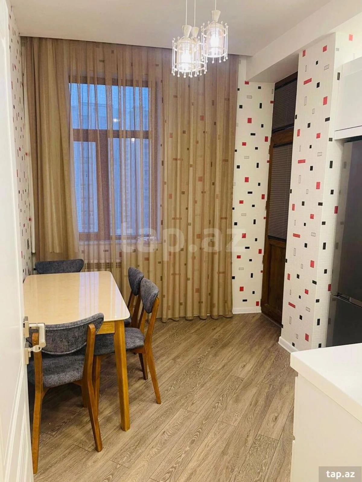 Kirayə verilir 3 otaqlı yeni tikili 120 m²