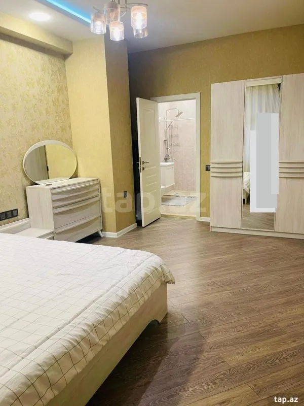 Kirayə verilir 3 otaqlı yeni tikili 120 m²