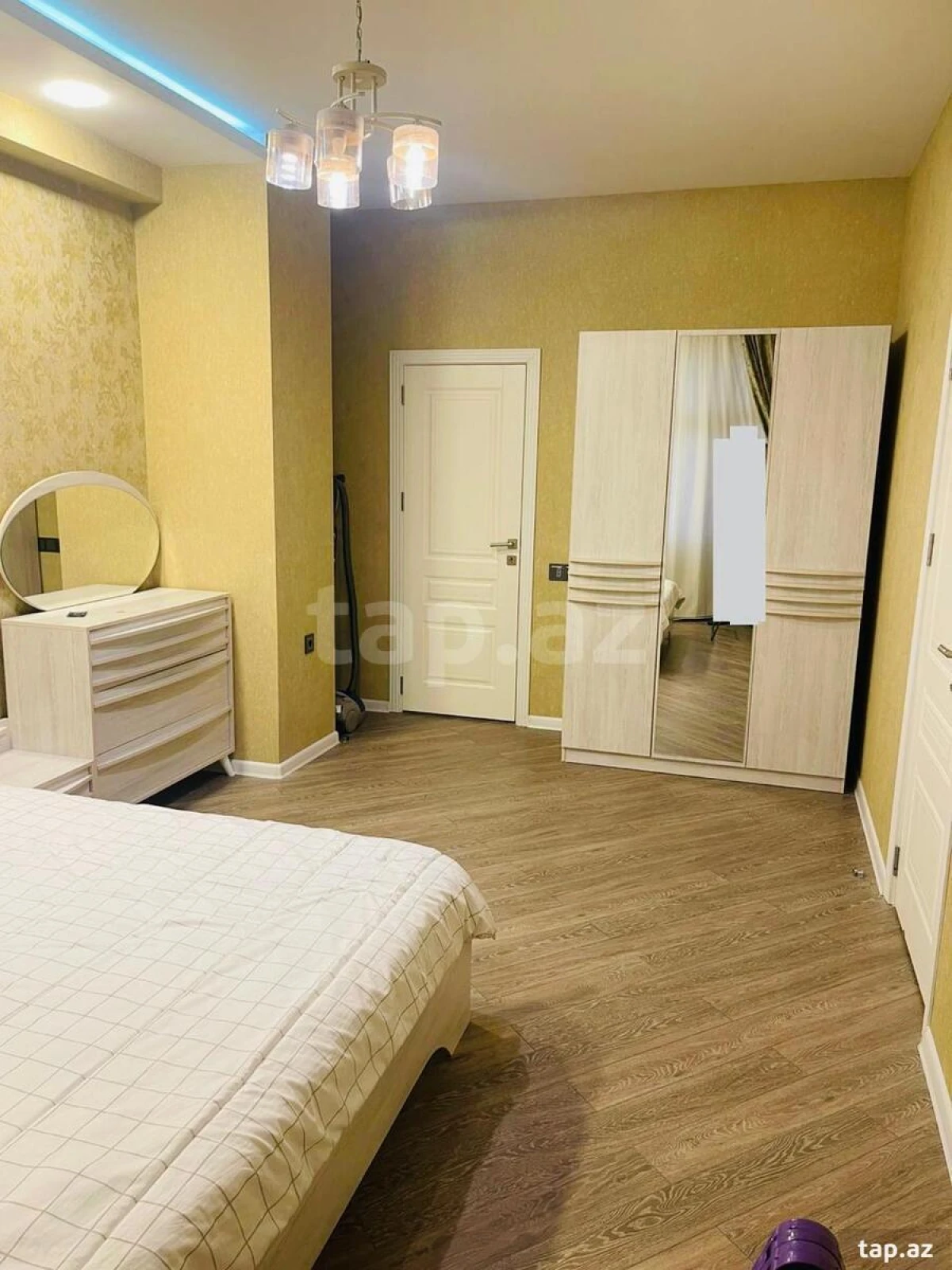 Kirayə verilir 3 otaqlı yeni tikili 120 m²