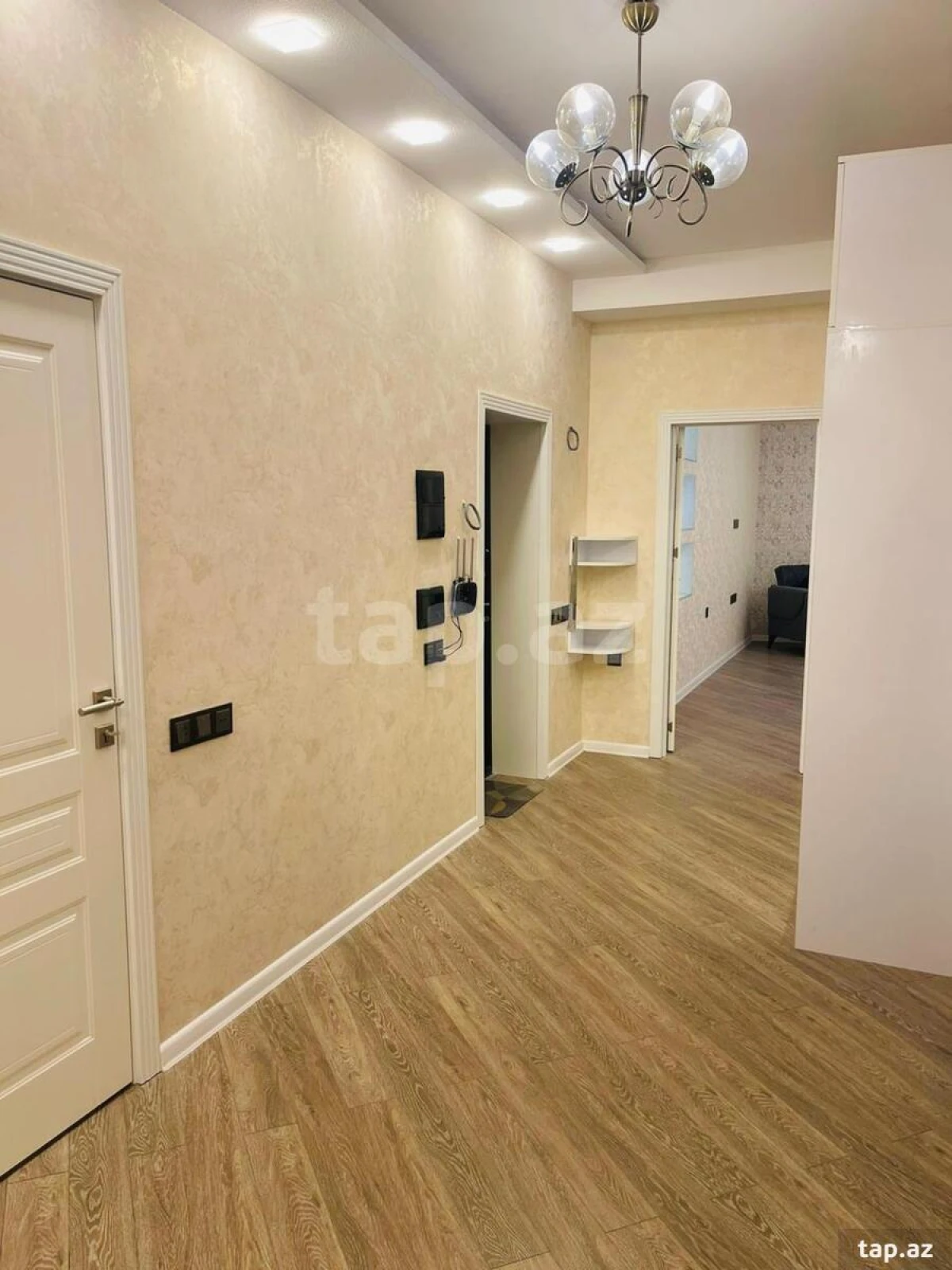 Kirayə verilir 3 otaqlı yeni tikili 120 m²