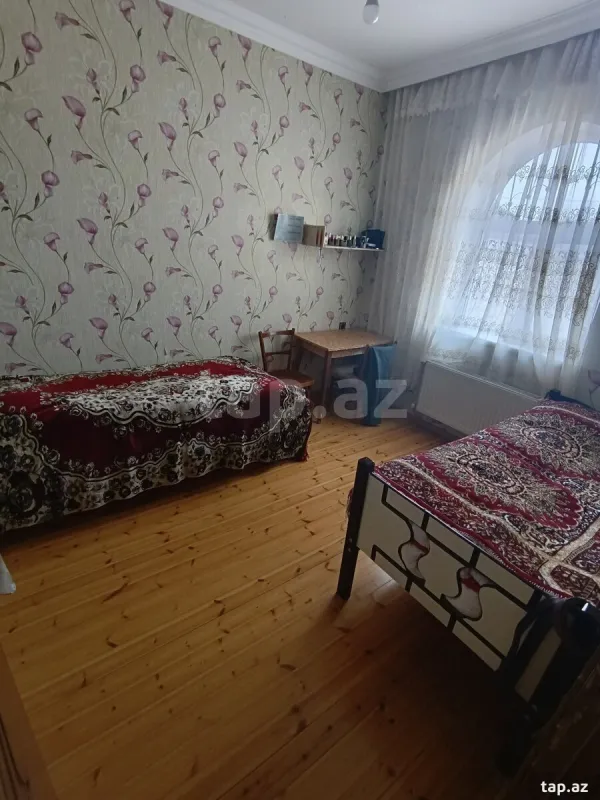 Satılır 6 otaqlı həyət evi