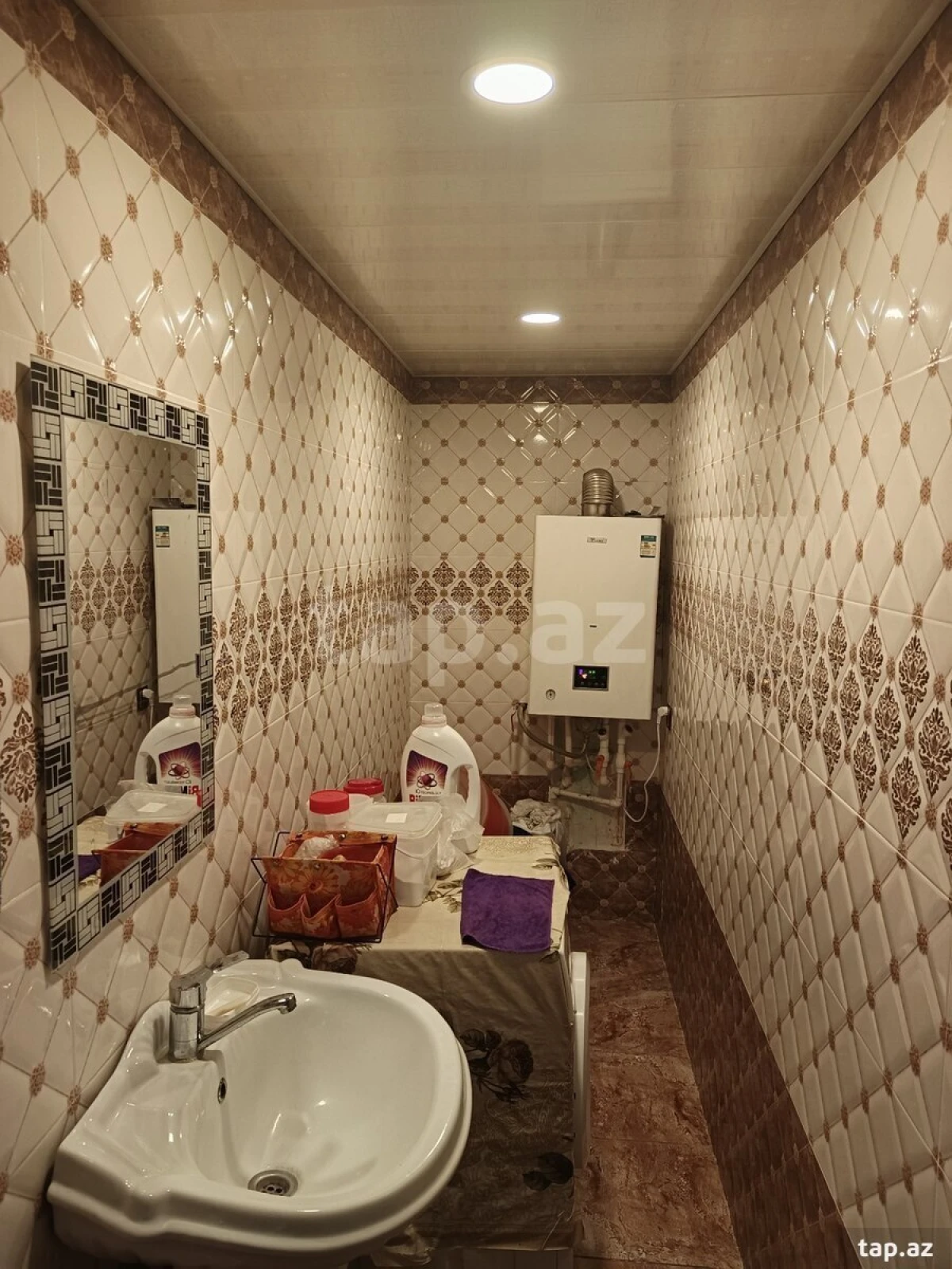 Satılır 6 otaqlı həyət evi