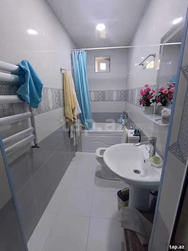 Satılır 6 otaqlı həyət evi