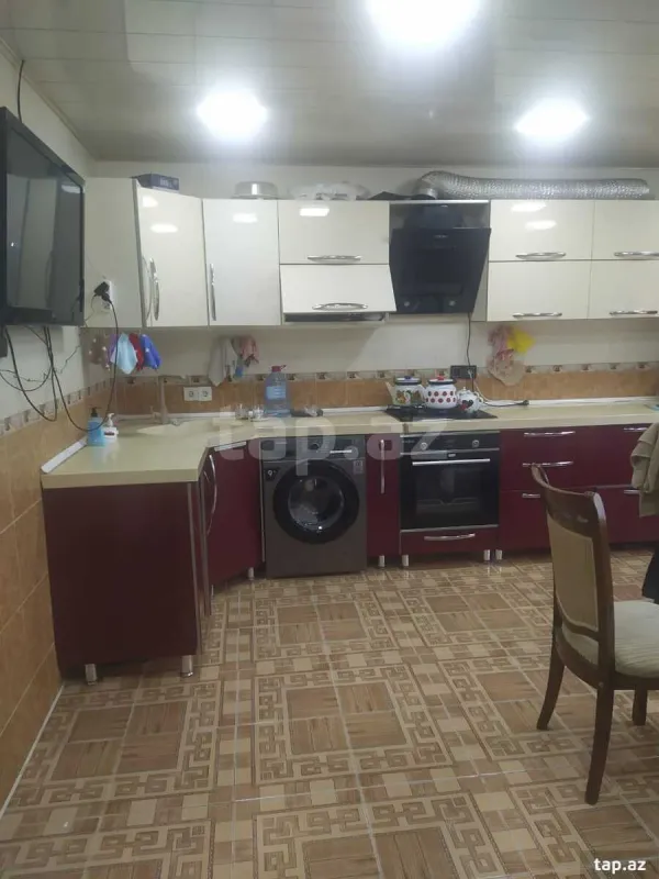 Satılır 6 otaqlı həyət evi